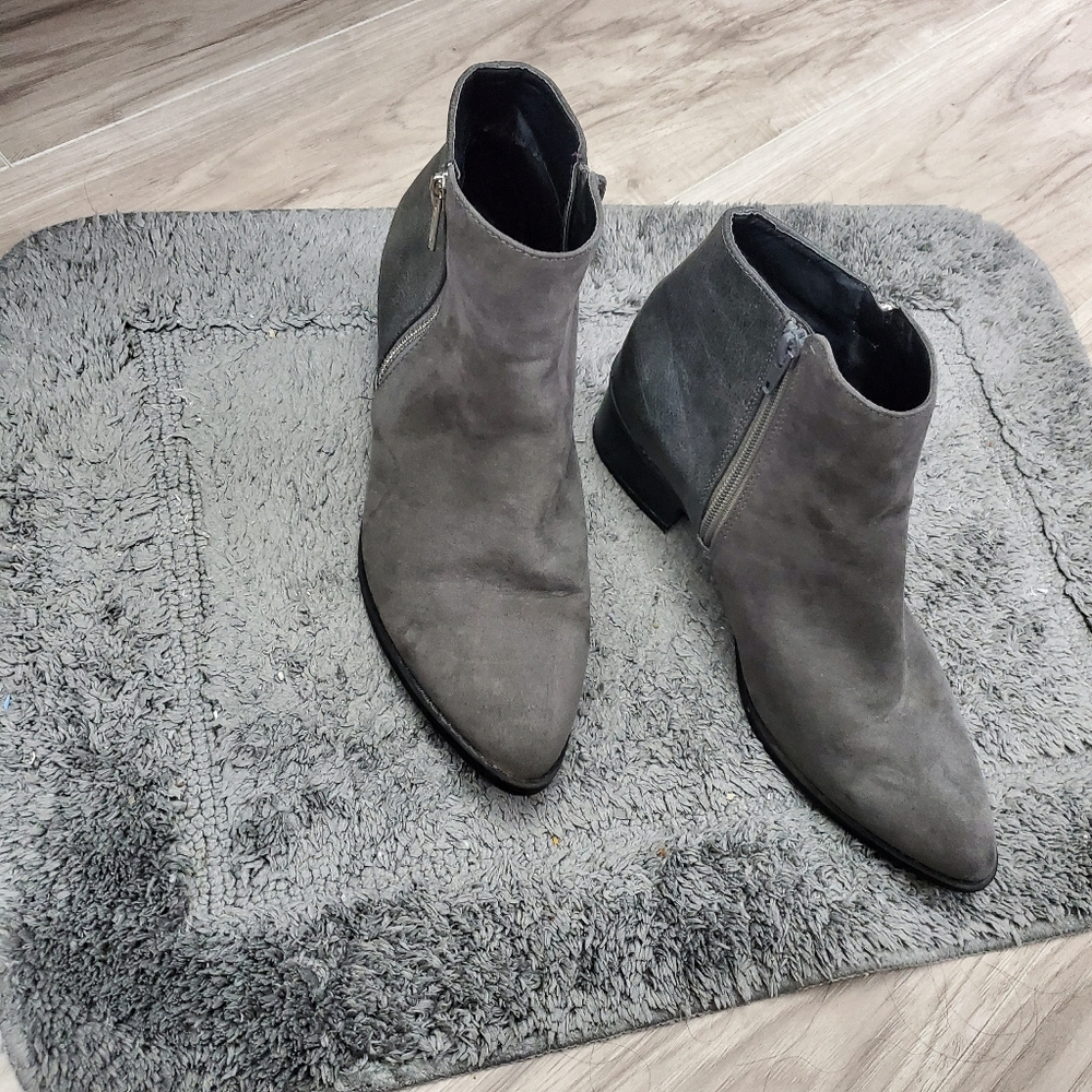 NY & Co Gray Suede Ankle Boots with Double Side Zippers. Sz 11